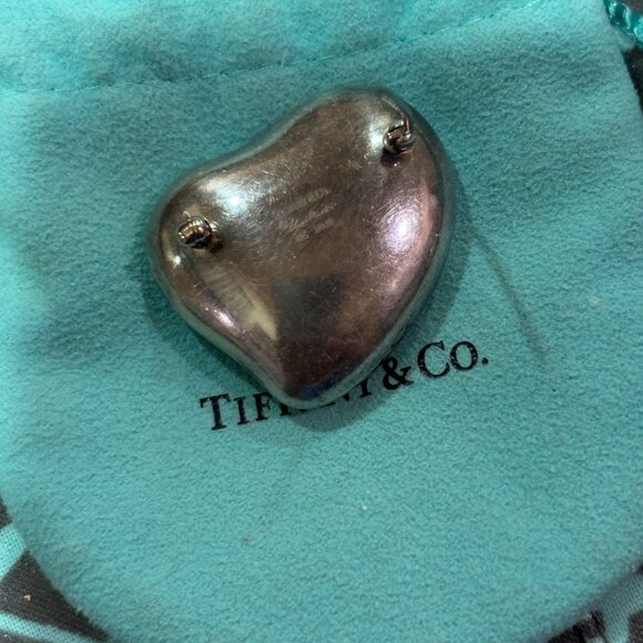 Tiffany & Co. Elsa Peretti Puff Heart Pin/Brooch - Picture 3 of 3